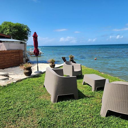 Duplex En Bord De Mer Fare Tahitea Pension Taputapuapea Bagian luar foto