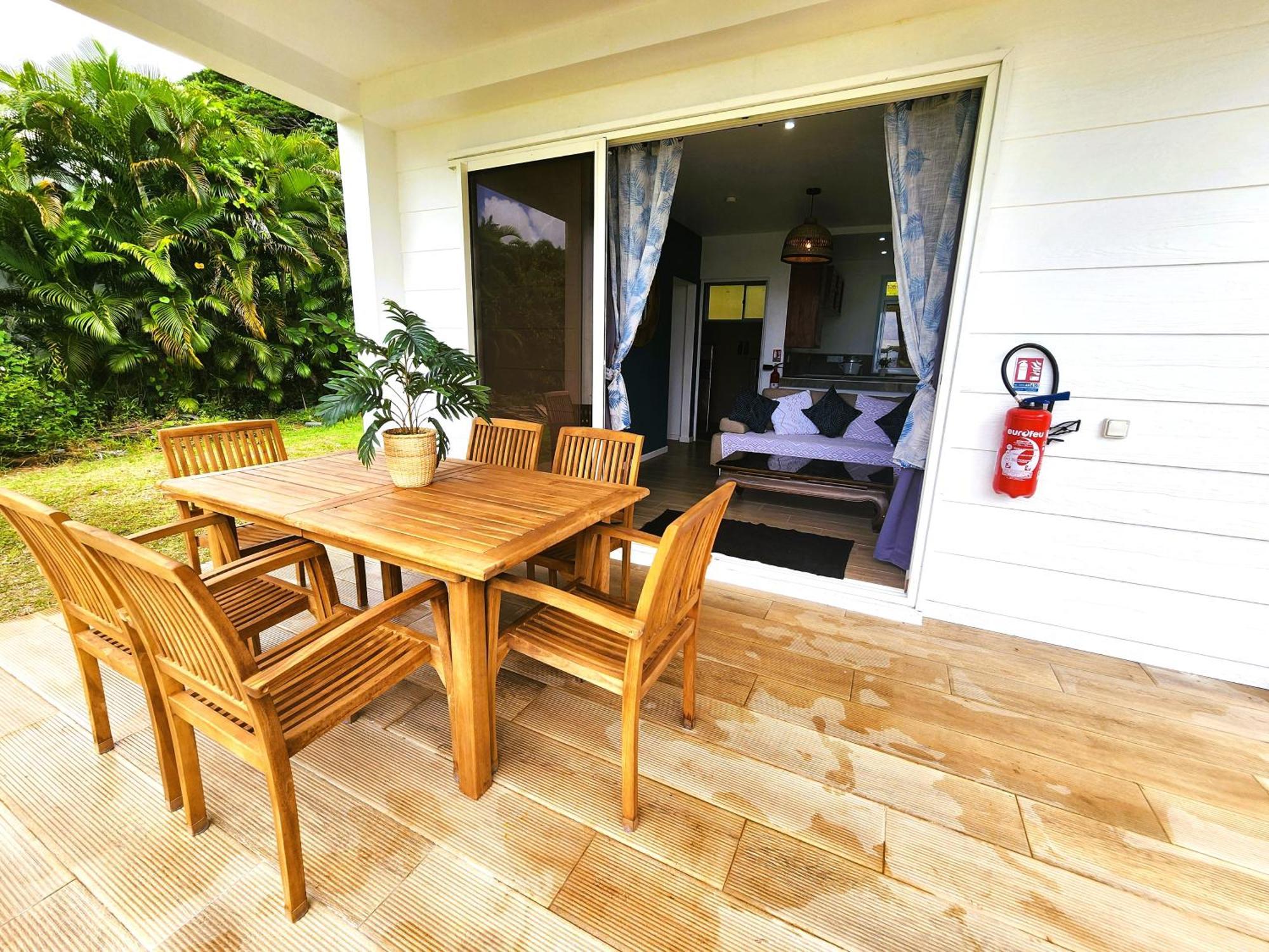 Duplex En Bord De Mer Fare Tahitea Pension Taputapuapea Bagian luar foto
