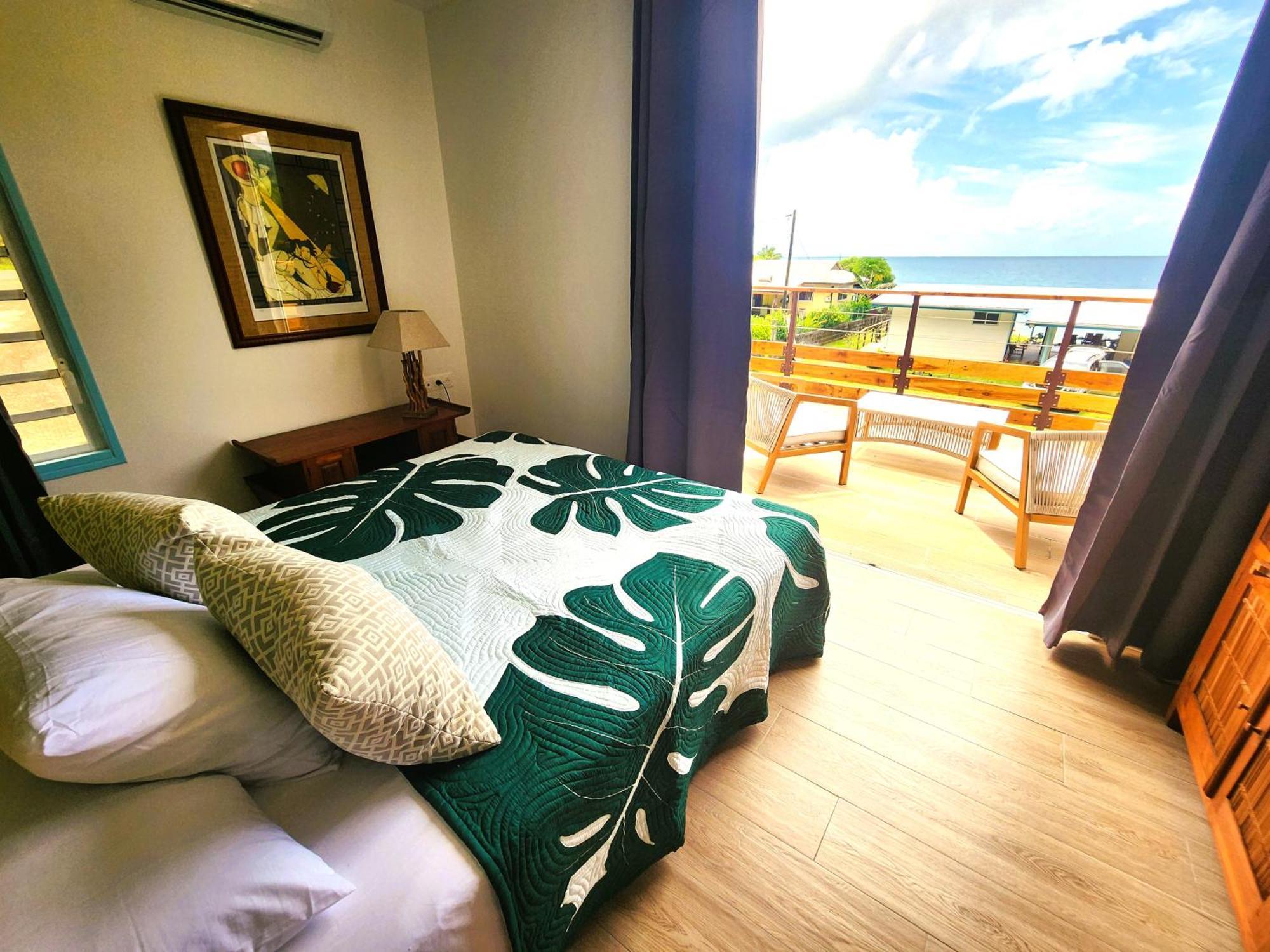 Duplex En Bord De Mer Fare Tahitea Pension Taputapuapea Bagian luar foto