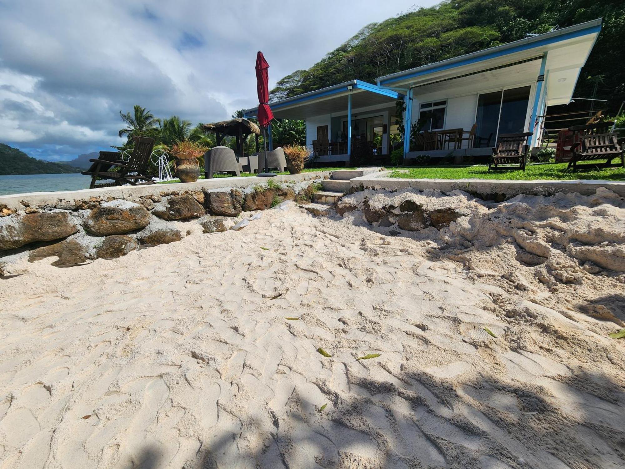 Duplex En Bord De Mer Fare Tahitea Pension Taputapuapea Bagian luar foto