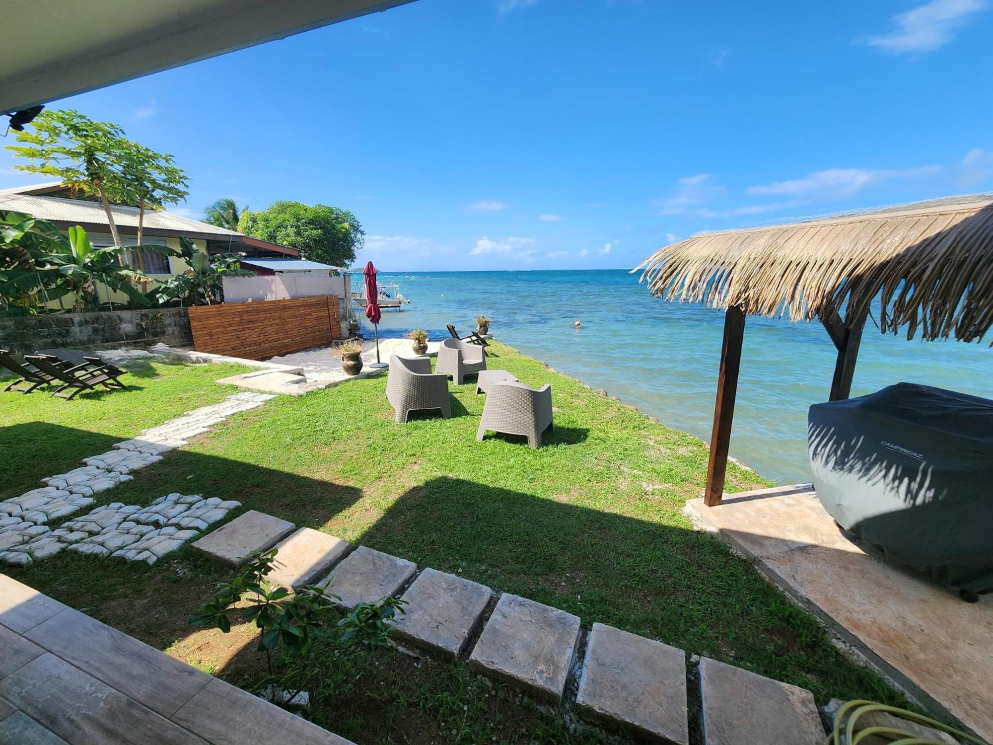 Duplex En Bord De Mer Fare Tahitea Pension Taputapuapea Bagian luar foto